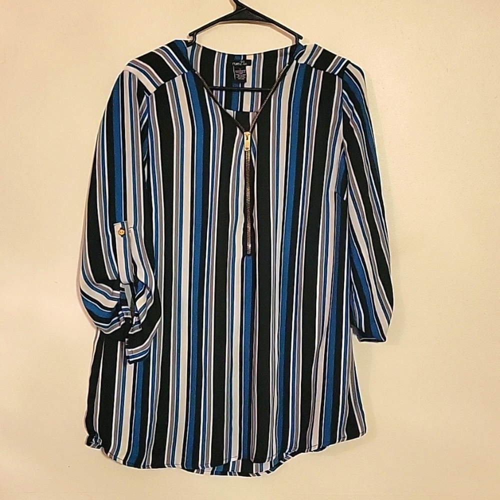 Rue21 3 quarter sleeve half zip blouse